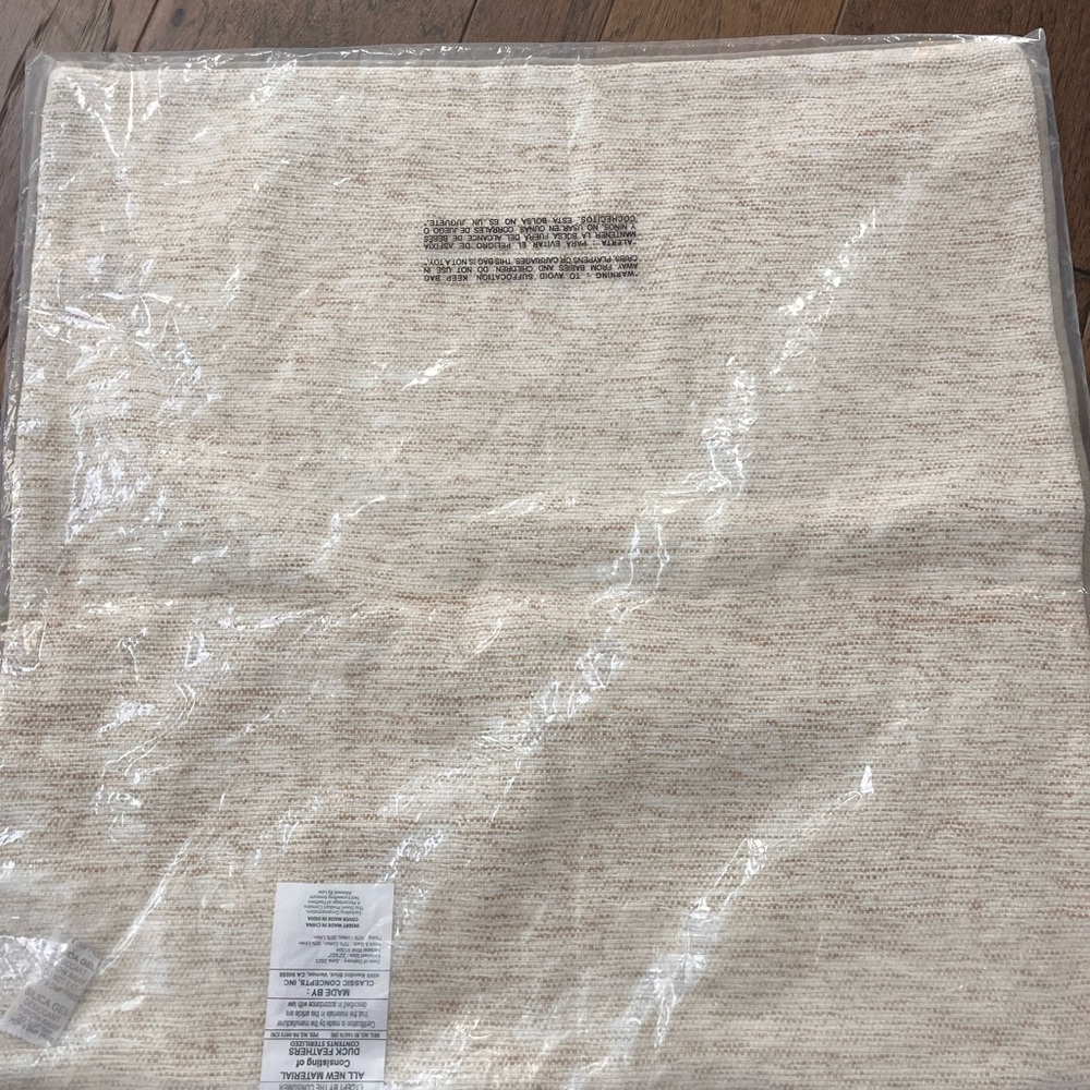 Villa by Classic Home from Pottery Barn Ivory/Natural 22x22 pillow cover - Picture 4 of 6